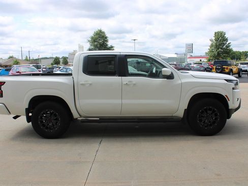 Used 2023 Nissan Frontier SV w/ SV Convenience Package AWD/4WD image 6