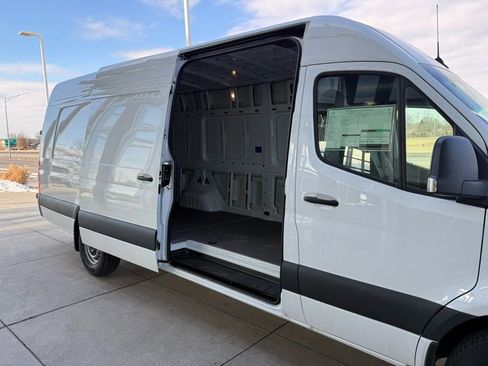 New 2025 Mercedes-Benz Sprinter 2500 image 23