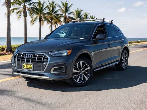 Used 2021 Audi Q5 2.0T Premium w/ Convenience Package AWD/4WD image 2