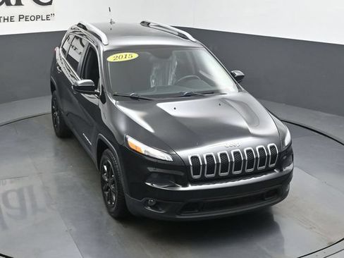 Used 2015 Jeep Cherokee Latitude w/ Cold Weather Group FWD image 46