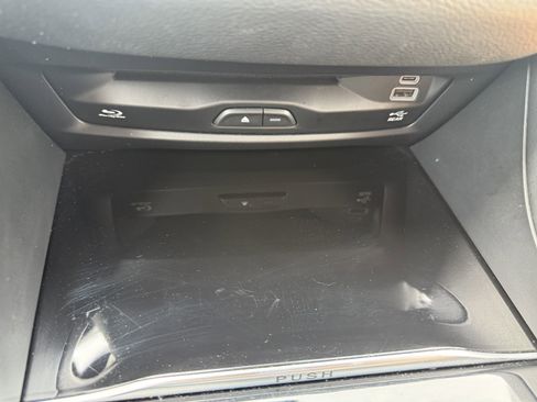 Used 2023 Chrysler Pacifica Pinnacle FWD image 48