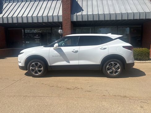 Used 2023 Chevrolet Blazer LT AWD/4WD image 4