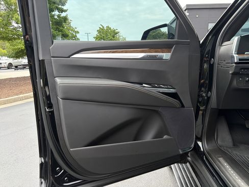Used 2026 Cadillac Escalade Platinum Sport w/ LPO, Floor Liner Package AWD/4WD image 25
