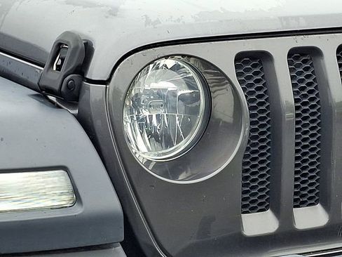 Used 2019 Jeep Wrangler Sport AWD/4WD image 7