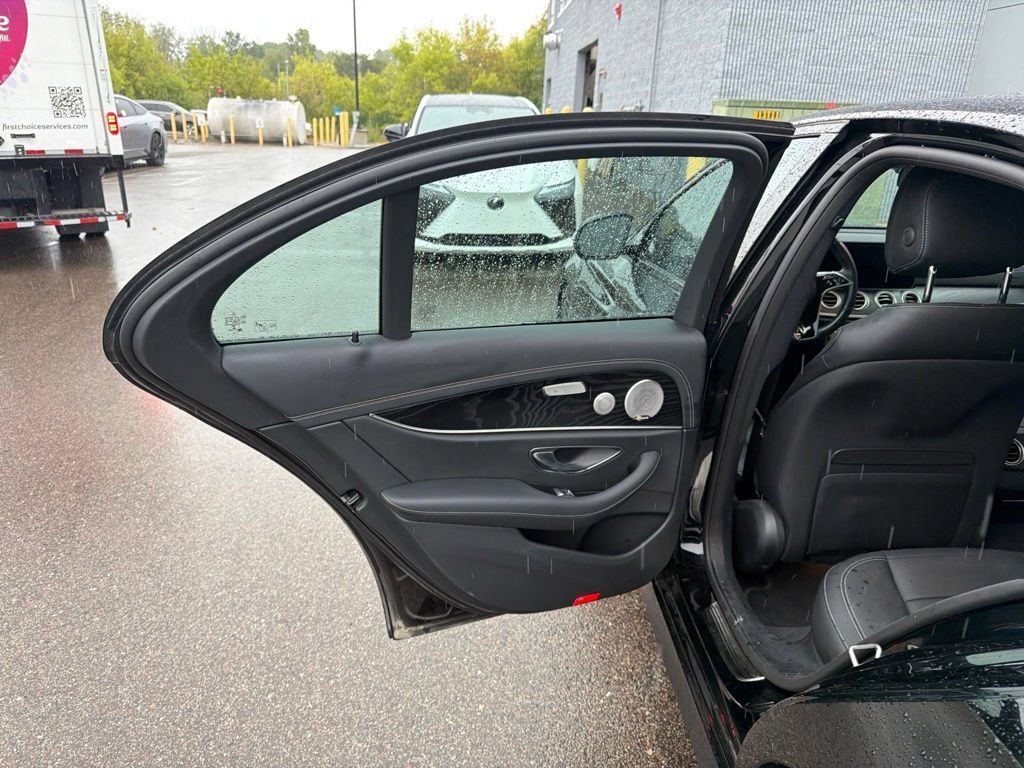 Used 2022 Mercedes-Benz E 350 4MATIC Sedan image 30