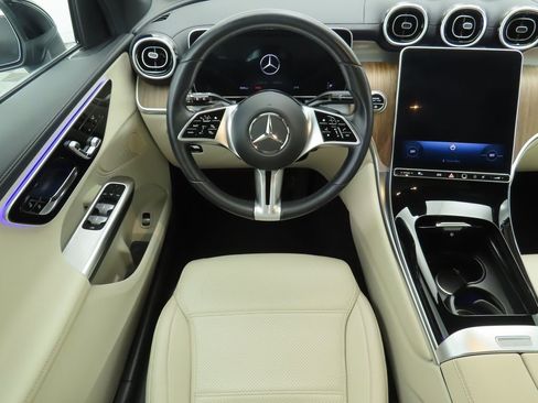 Used 2024 Mercedes-Benz GLC 300 4MATIC image 10