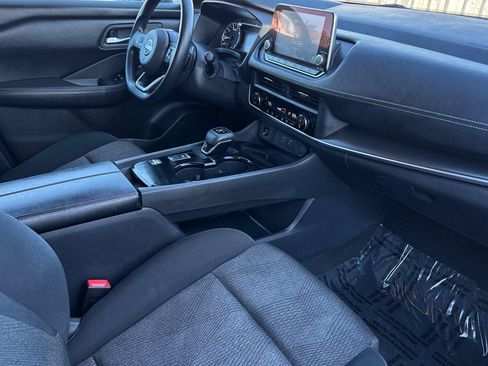 Used 2024 Nissan Rogue SV FWD image 19
