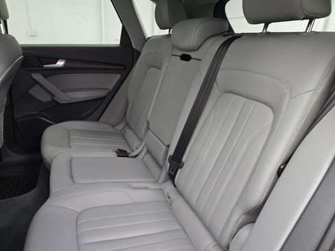 Used 2019 Audi Q5 2.0T Premium Plus w/ Premium Plus Package image 14