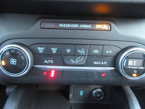 Used 2020 Ford Escape SE image 31