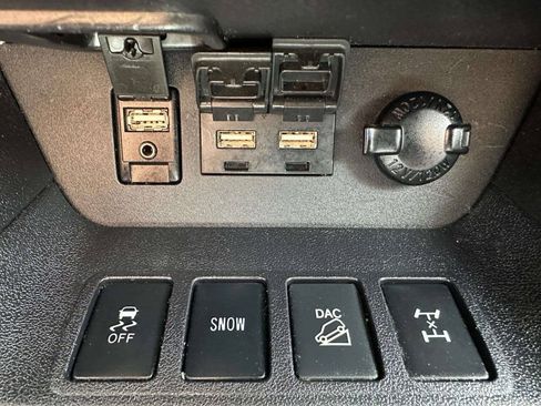 Used 2019 Toyota Highlander SE AWD/4WD image 41