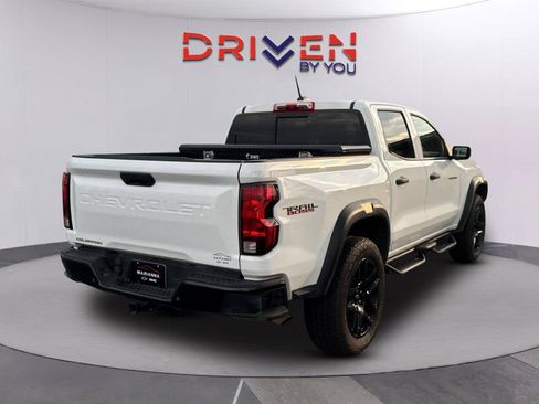 Used 2025 Chevrolet Colorado Trail Boss AWD/4WD image 4