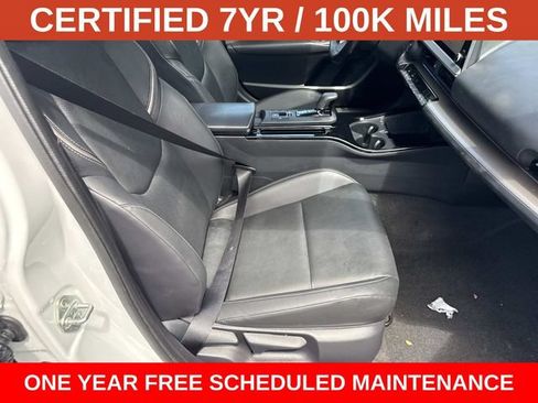 Used 2024 Toyota Prius XLE AWD/4WD image 9