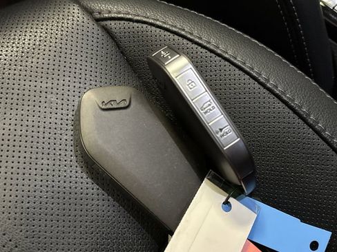 Used 2024 Kia Telluride EX image 27