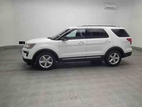Used 2018 Ford Explorer XLT w/ Equipment Group 201A image 2