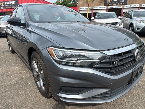 Used 2020 Volkswagen Jetta R-Line w/ R-Line Cold Weather Package FWD image 3