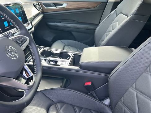 New 2026 Volkswagen Atlas SE FWD image 9