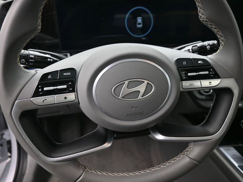 Certified 2025 Hyundai Elantra SEL image 20