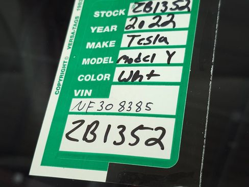 Used 2022 Tesla Model Y Long Range AWD/4WD image 37