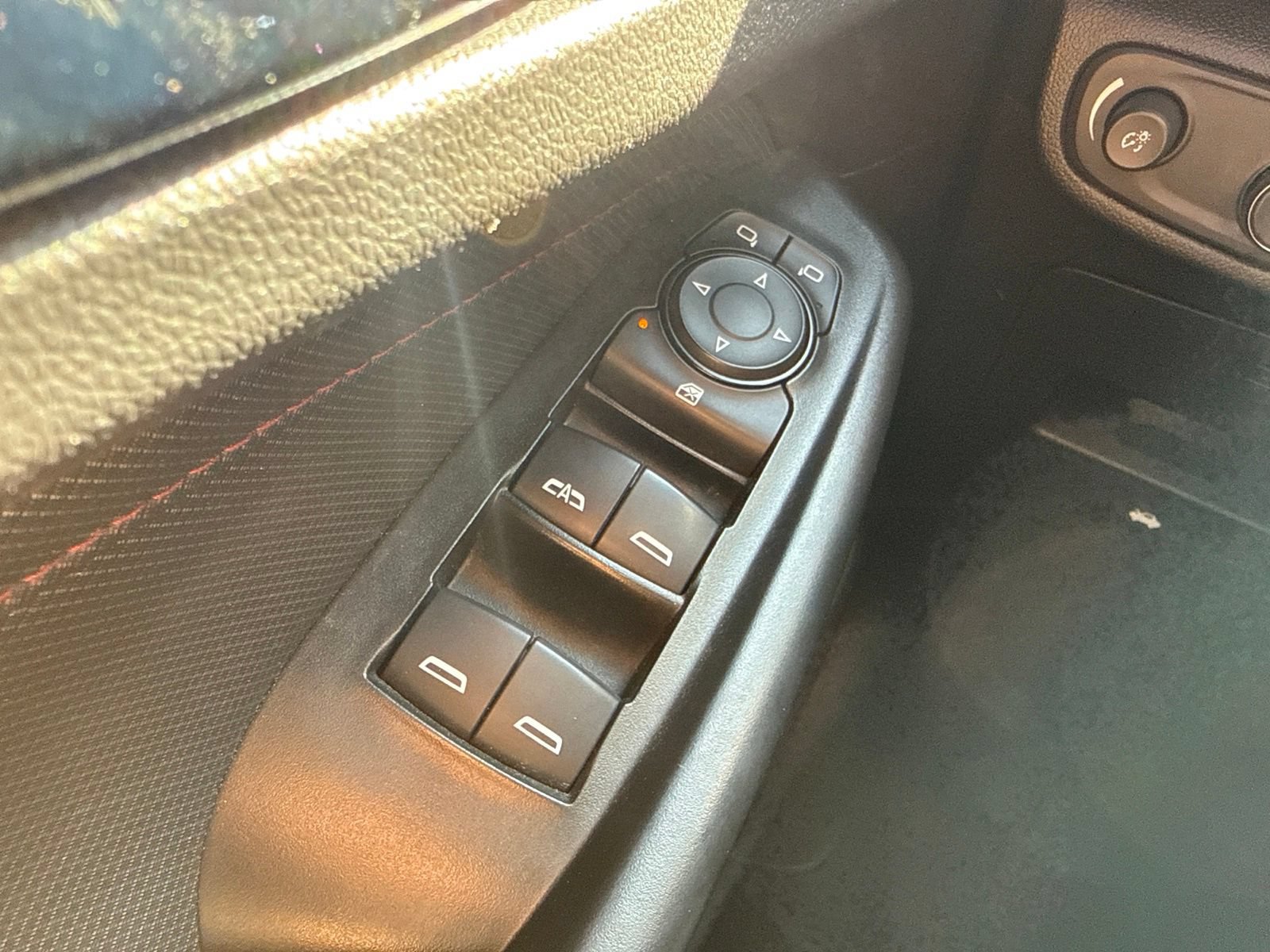 Used 2021 Chevrolet TrailBlazer RS w/ Driver Confidence Package FWD image 35