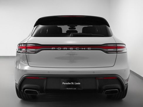 Certified 2026 Porsche Macan AWD/4WD image 11