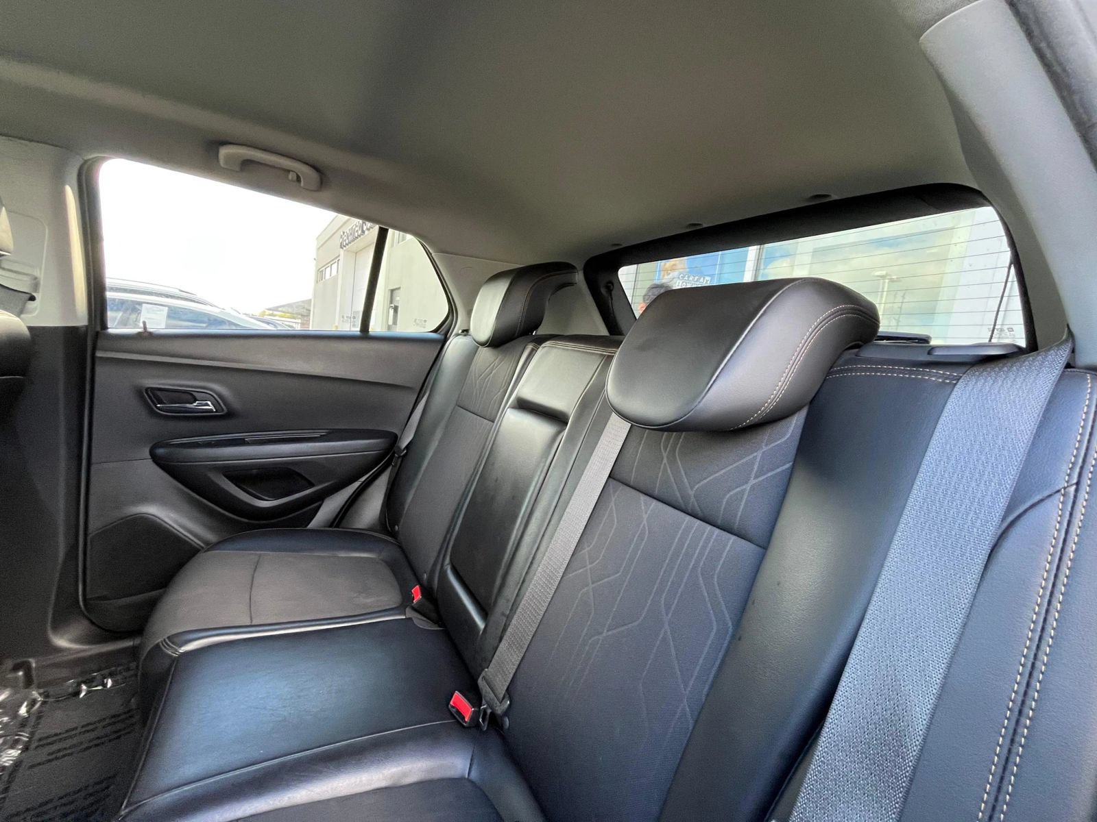 Used 2018 Chevrolet Trax LT w/ LT Convenience Package AWD/4WD image 33
