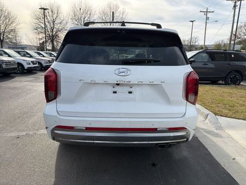 Used 2024 Hyundai Palisade Calligraphy image 6