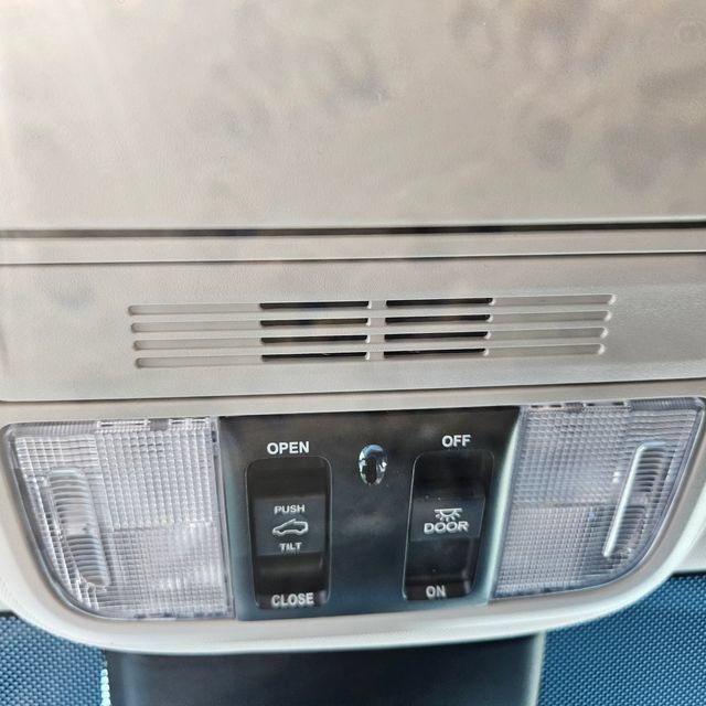 Used 2025 Honda Odyssey EX-L image 36