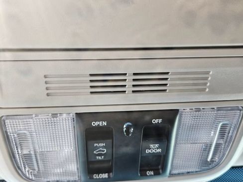 Used 2025 Honda Odyssey EX-L image 36