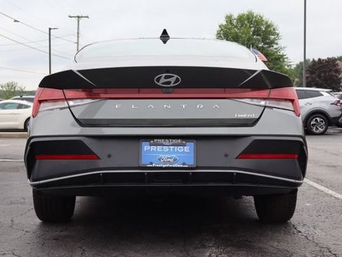 Used 2024 Hyundai Elantra Limited FWD image 8
