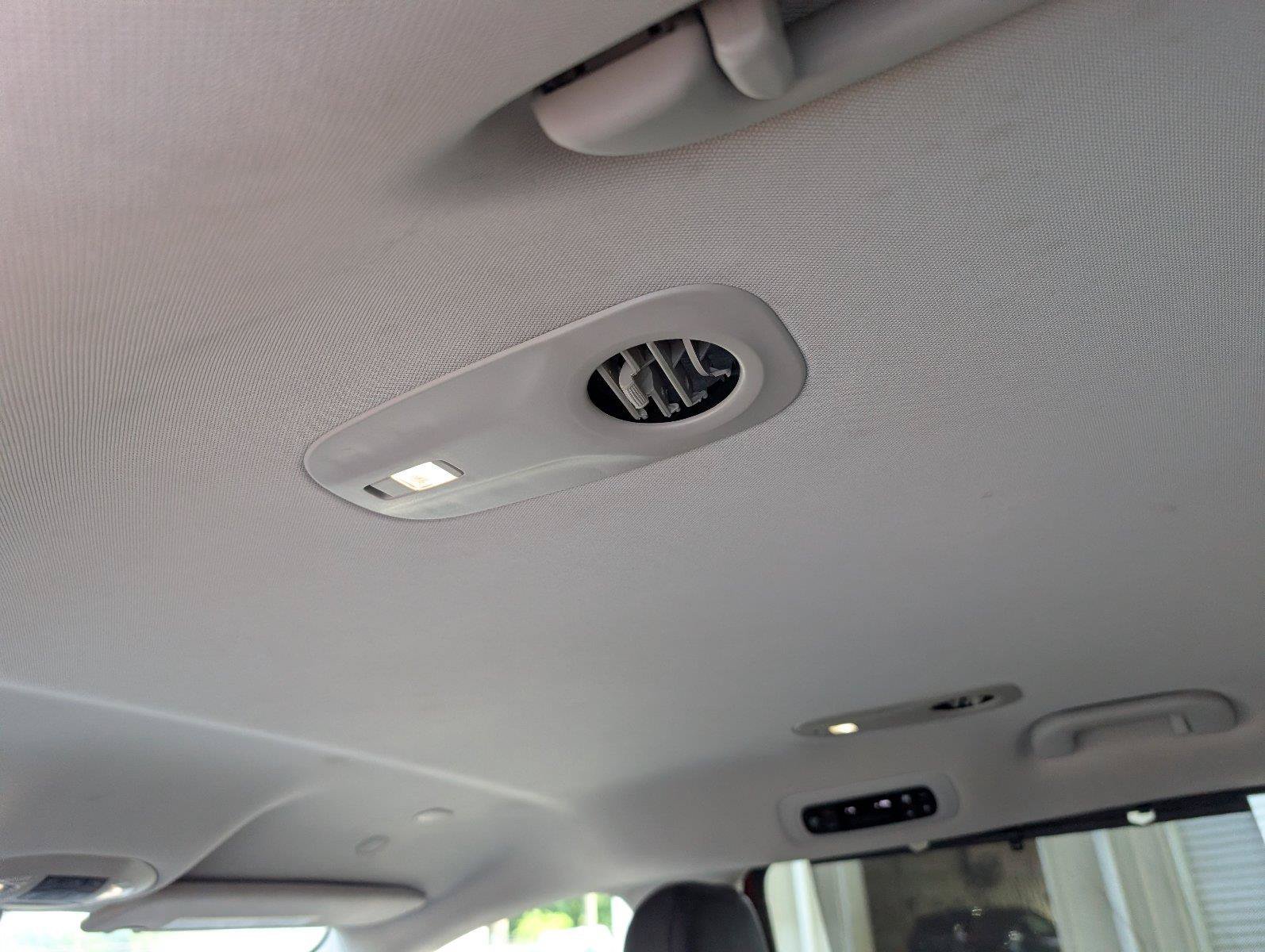 Used 2024 Chrysler Pacifica Touring-L FWD image 30