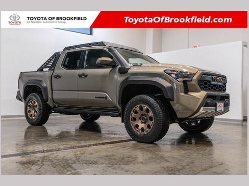 Used 2024 Toyota Tacoma 4x4 Double Cab Hybrid image 1