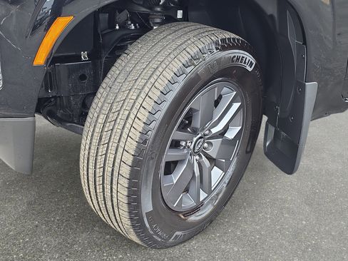 Certified 2025 Nissan Frontier SV w/ SV Convenience Package image 28