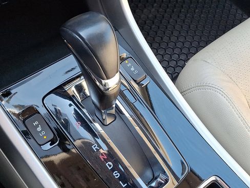 Used 2017 Honda Accord EX-L image 15