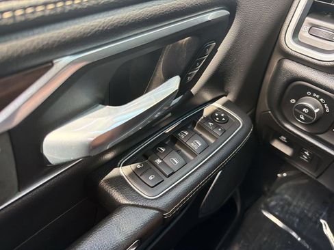 Used 2022 RAM 1500 Laramie AWD/4WD image 14