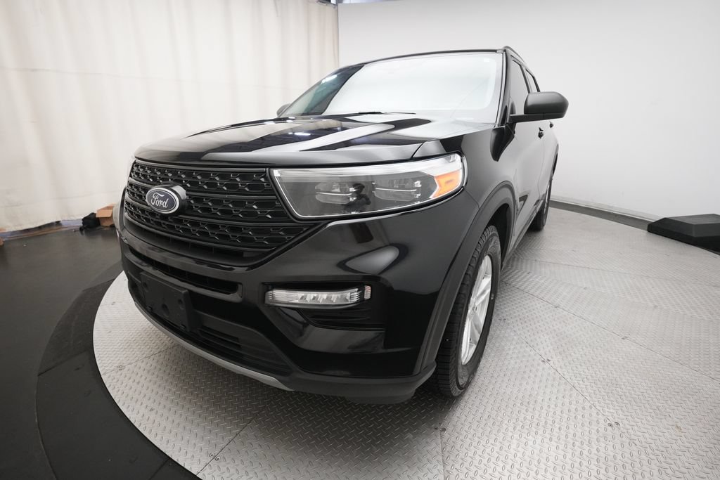Used 2023 Ford Explorer XLT AWD/4WD image 12