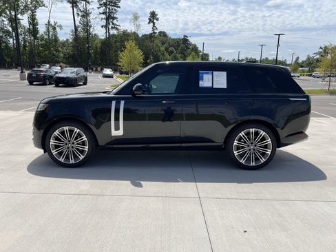 Used 2024 Land Rover Range Rover Autobiography AWD/4WD image 5