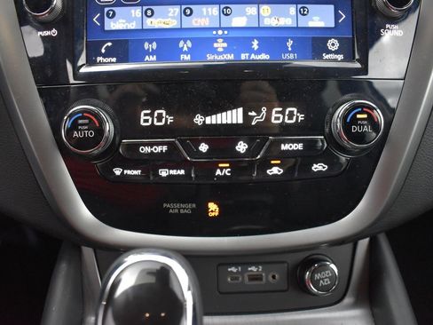 Used 2024 Nissan Murano SL image 16