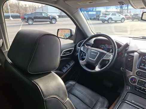 Used 2020 GMC Yukon XL Denali w/ Open Road Package image 15