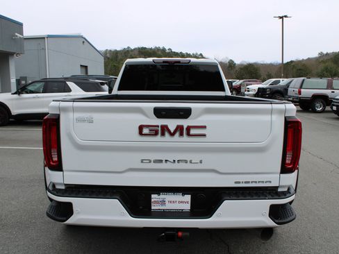 Used 2022 GMC Sierra 3500 Denali w/ Denali Ultimate Package AWD/4WD image 4