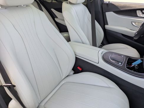 Used 2022 Mercedes-Benz E 350 Sedan image 10