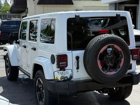Used 2014 Jeep Wrangler Unlimited Sahara AWD/4WD image 4