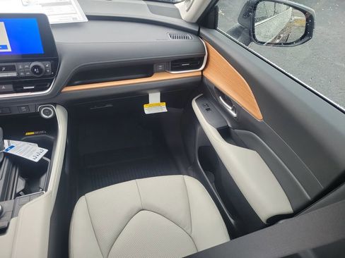 New 2026 Toyota Grand Highlander Platinum image 13