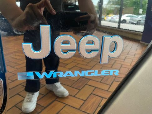 Used 2023 Jeep Wrangler Unlimited w/ Cold Weather Group AWD/4WD image 25