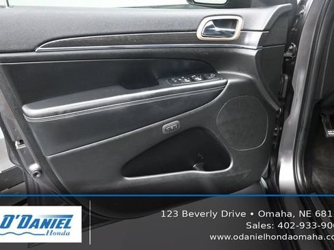 Used 2015 Jeep Grand Cherokee Limited w/ Trailer Tow Group IV AWD/4WD image 23