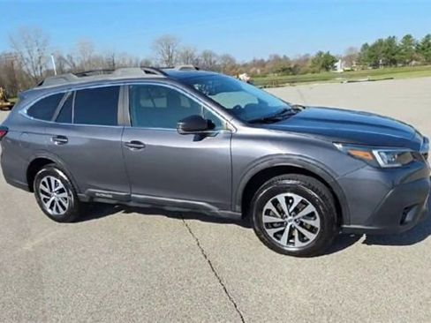 Used 2022 Subaru Outback Premium image 3