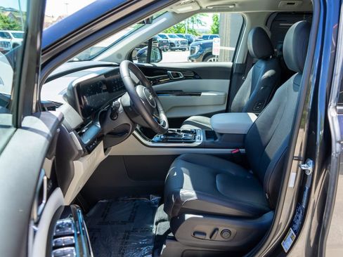 Certified 2024 Kia Carnival SX Prestige FWD image 11