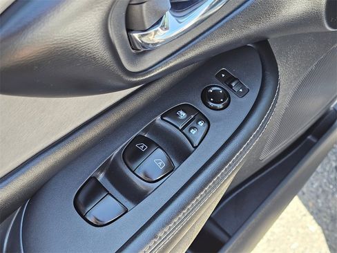 Certified 2023 Nissan Murano SV image 18