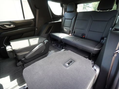 Used 2023 GMC Yukon SLT w/ SLT Premium Package AWD/4WD image 22