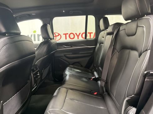 Used 2024 Jeep Grand Cherokee Limited AWD/4WD image 18