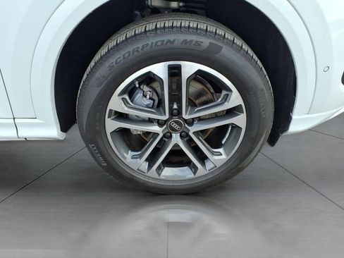 Used 2025 Audi Q5 Premium Plus w/ Premium Plus AWD/4WD image 7